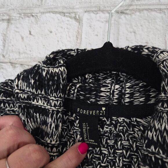 Forever 21 heavy sweater cardigan - Picture 2 of 16